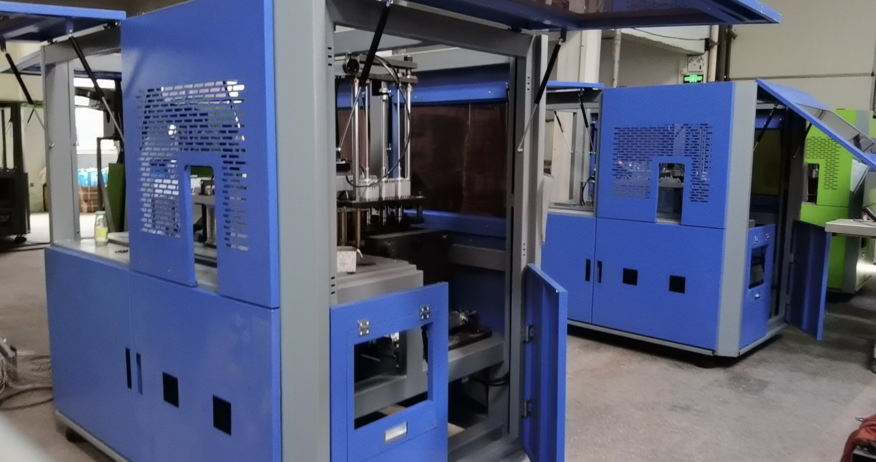 Automatic Plastic Bottle Making Machine